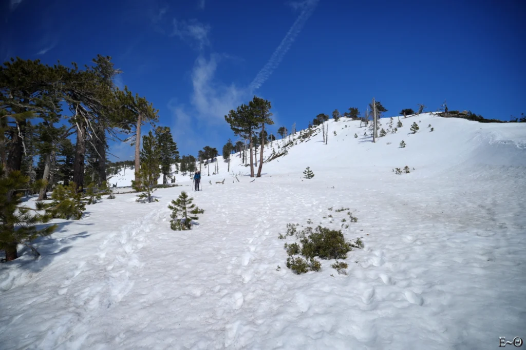 J28 Descente du Mount Hawkins