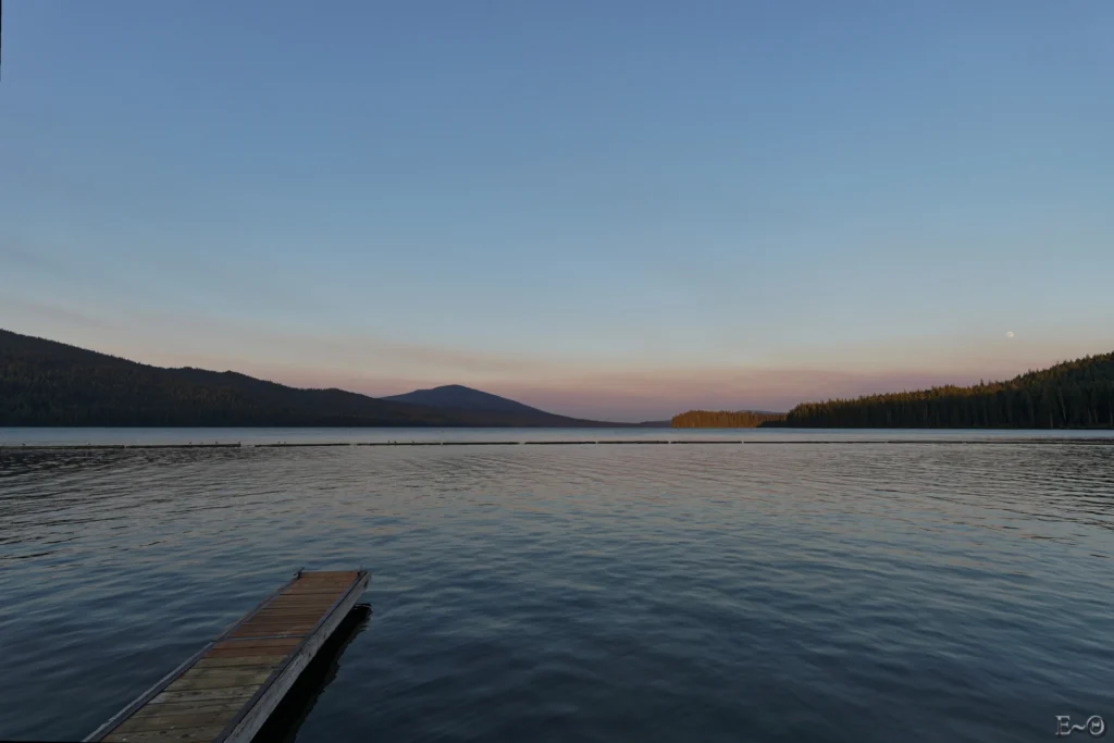 J113 Odell Lake au coucher de soleil