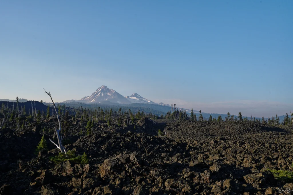 J119 Les Three Sisters