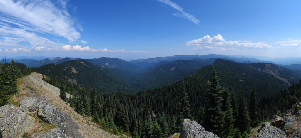 J137 Le panorama du sommet de BlowOut Peak