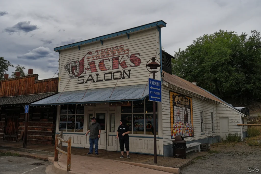 J145 Ca c’est du saloon, le Three Fingered Jack’s à Winthrop